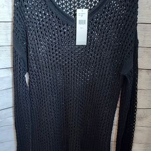 Ladies hole sweater/cover-up
